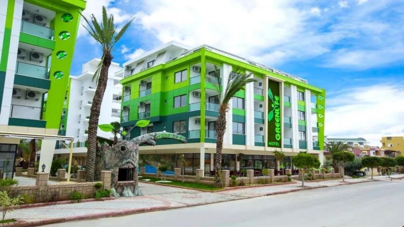 Green Life Hotel