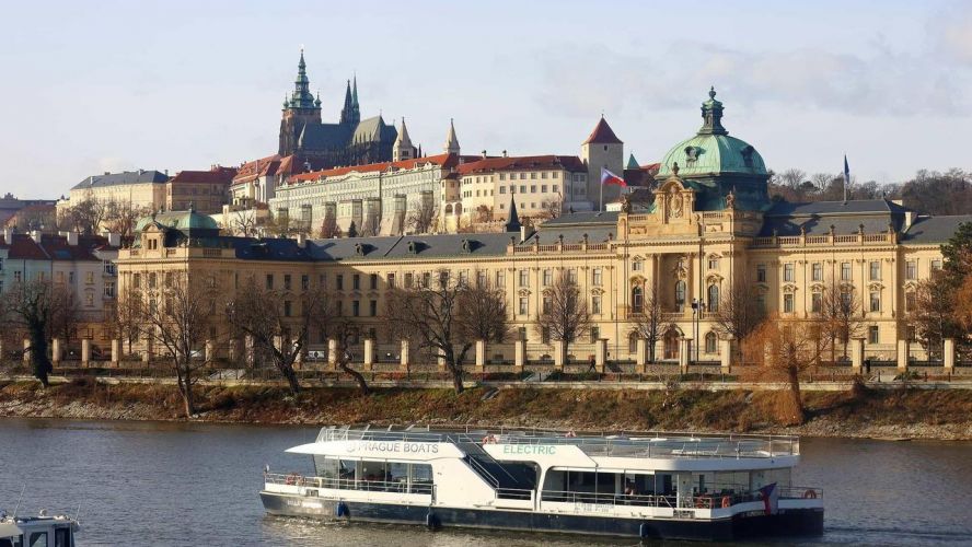 Магията на Прага и най-красивите коледни базари в Европа с БОНУС 3 екскурзии - от Варна - 4 нощувки